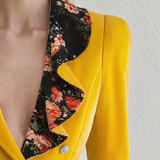 Vintage-style Casual-chic Velvet Blazer With A Ruffled Neckline And Print